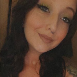 Meet your Posher, Adrianna